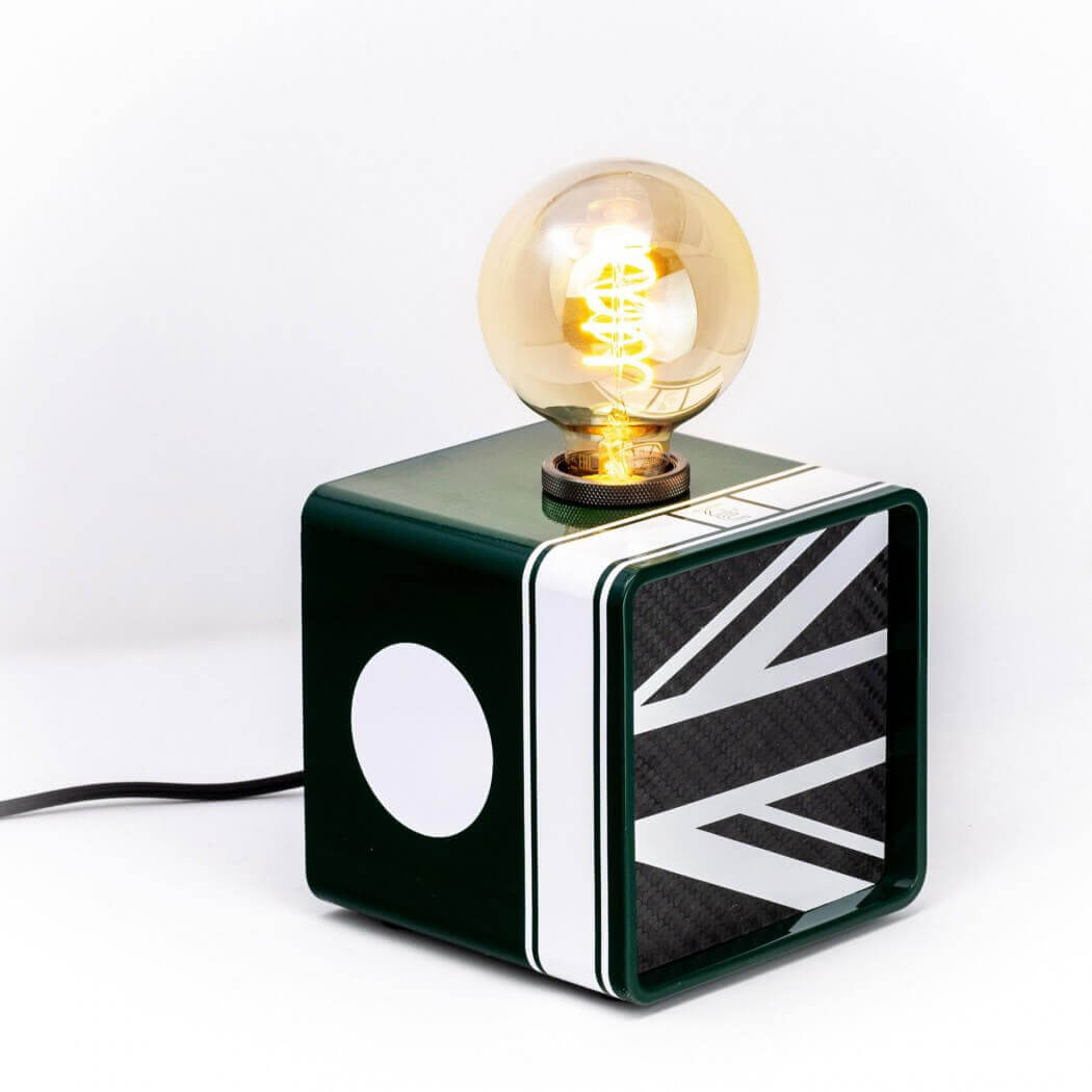 Lampada cubo stile Kiu Aston Martin