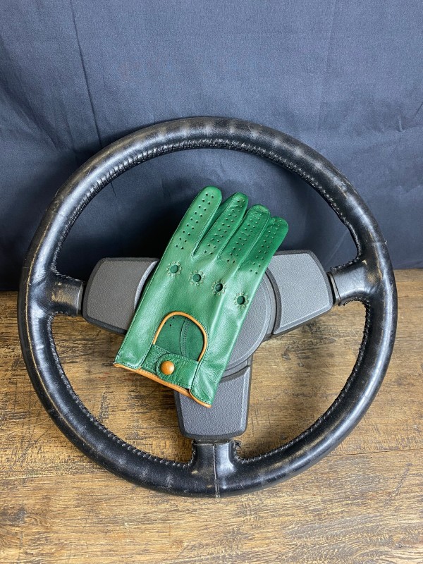 Driving Gloves - LEATHER - Green and Camel