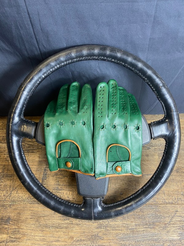 Driving Gloves - LEATHER - Green and Camel