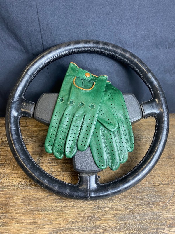 Driving Gloves - LEATHER - Green and Camel