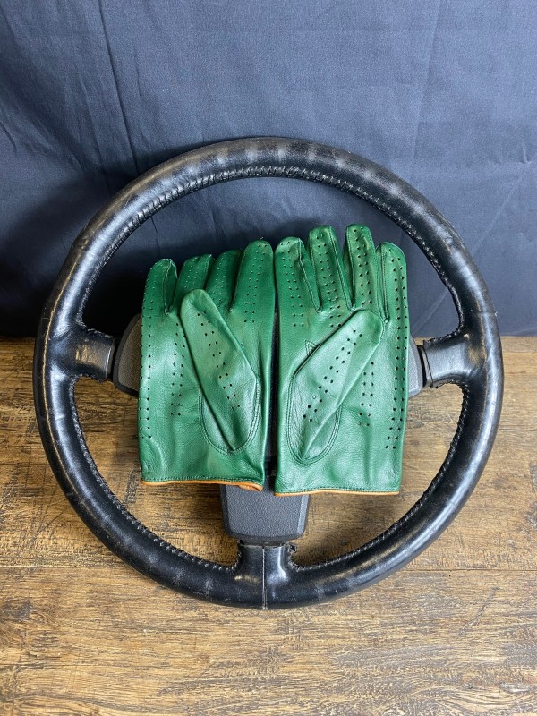 Driving Gloves - LEATHER - Green and Camel